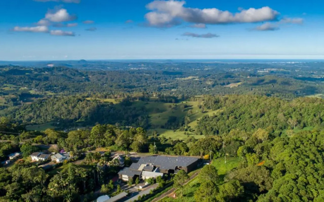 Luxury Hinterland Retreat - Family Suite with Hinterland and Ocean Views