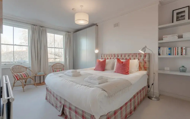 2 Bedroom Apartment Near Ladbroke Grove
