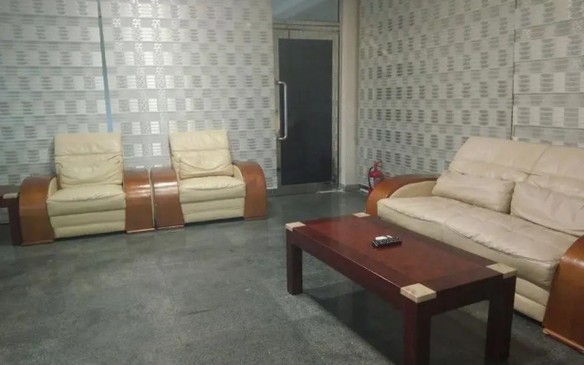 Ozom Hotel