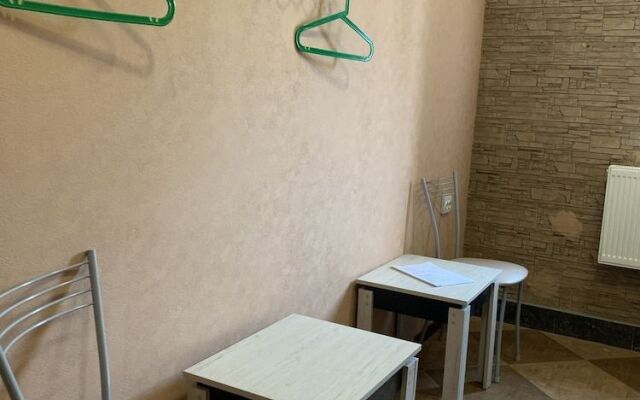 Novichok - Hostel