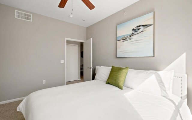 Plano Executive 1BD 1BA Apartment