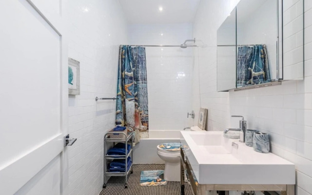 2BR 2 Storey Loft Free Parking Gym
