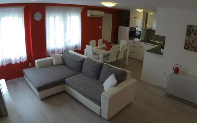 Apartment Red Dream