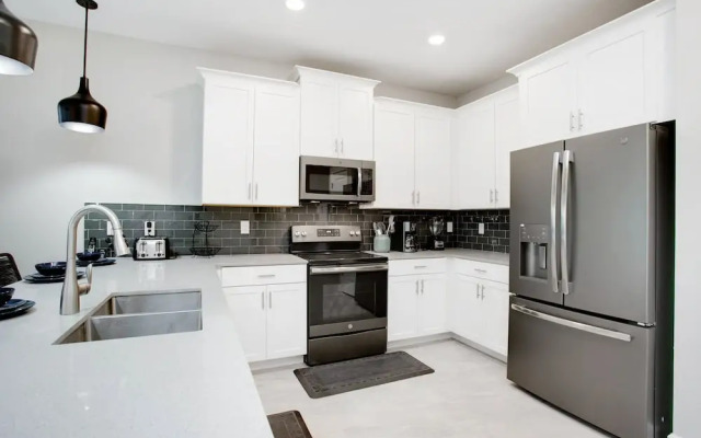 9BR Villa with Game Room & Theater