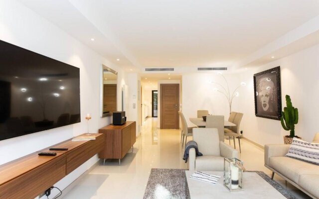 Carlton Area : Luxury & New 2 Beds/ 2 Baths