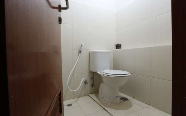 Green Lake View Ciputat By Reddoorz