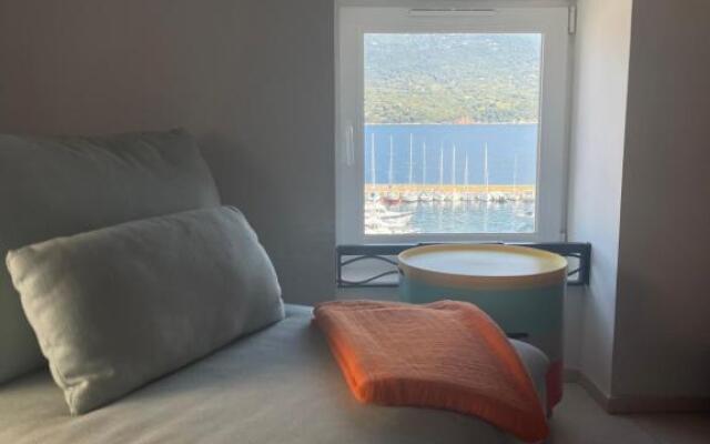 Grand appartement style loft bord de mer