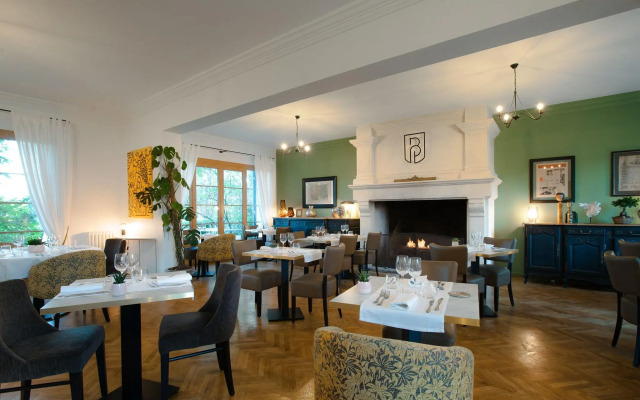 Logis Hotel Le Blason de Provence