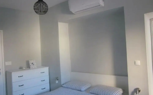 Apartment AD - Pirovac