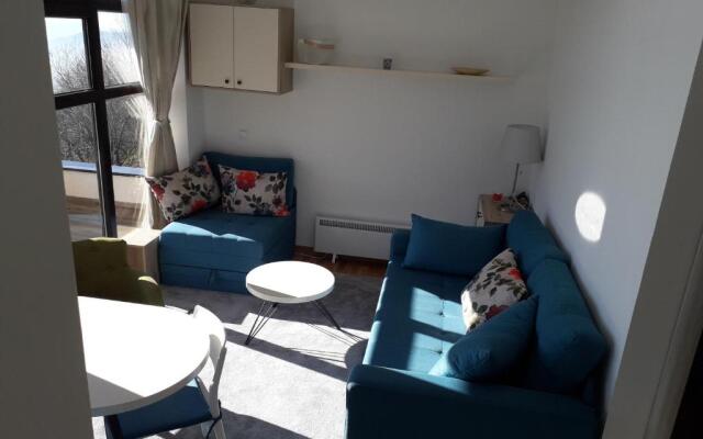 Apartman D52 Dvori
