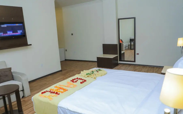 Garalay Hotel