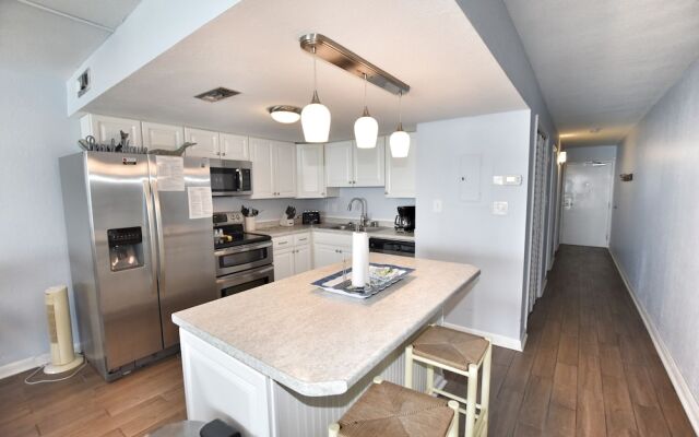 0403 Waters Edge Resort 1 Bedroom Condo by RedAwning