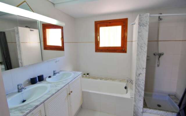 Emma - Sea View Holiday Home With Private Pool In Benissa