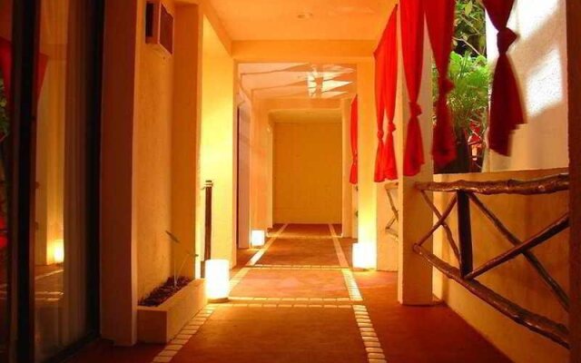 Om Hotel & Lounge-Bar
