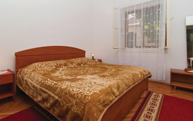 Beautiful Apartment in Supetar With 2 Bedrooms and Wifi