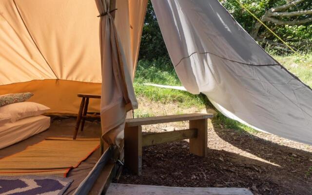 Wood Cabin & 4 Large Bell Tents - Hapus Hideaway