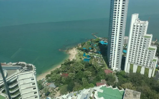 Wong Amat Tower - 65 SQM 1 BR Suite