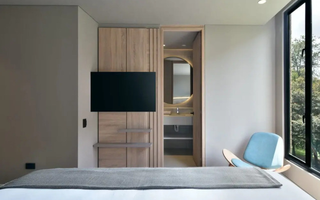 w Resplendent 1BR w Modern Balcony in Unicentro