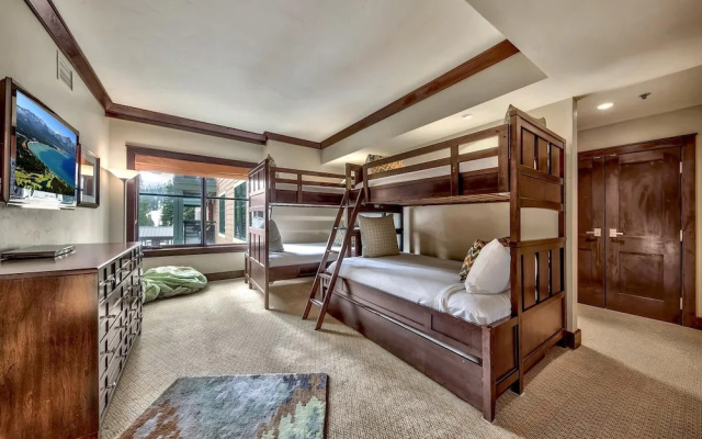 3 Bedroom Private -Tons Of Amenities Condo by RedAwning