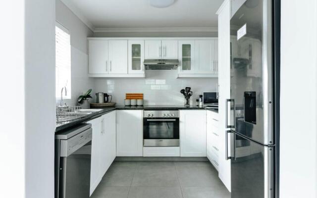 Kingswood Manor No.17