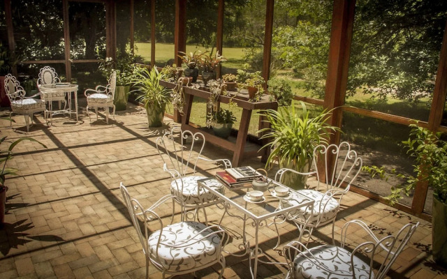 Rio Ancho Gourmet Lodge