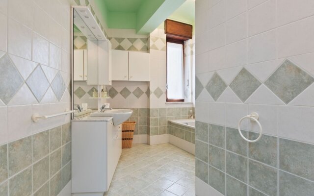 Elegant Apartment in Frazione Sessant With Heating