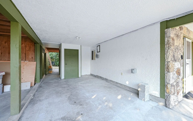 Quite House near Vancouver Airport