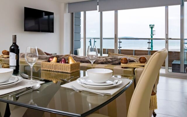 13 Waters Edge