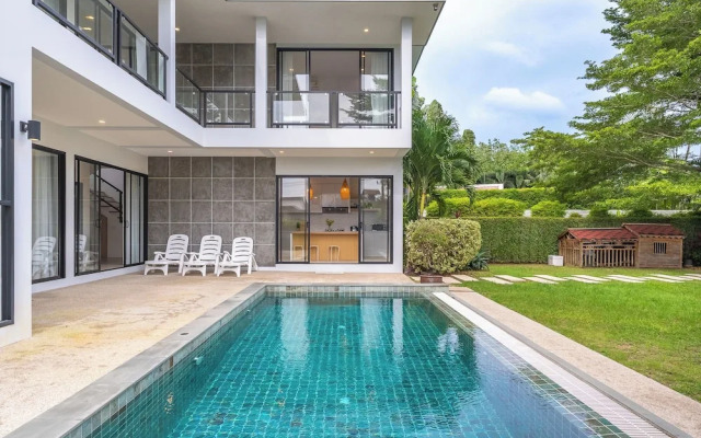 One of Phukets Best Villas V212