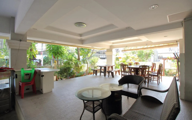 Super OYO 498 Ladawan Villa
