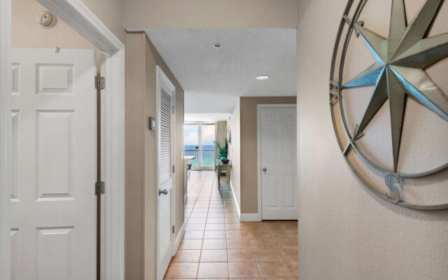 Majestic Beach Towers by iTrip