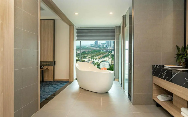 Wyndham Garden Legend Halong