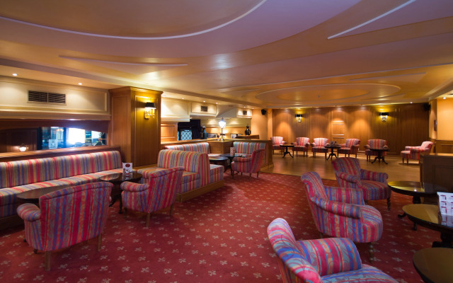 Las Palmeras Affiliated by FERGUS Hotel 