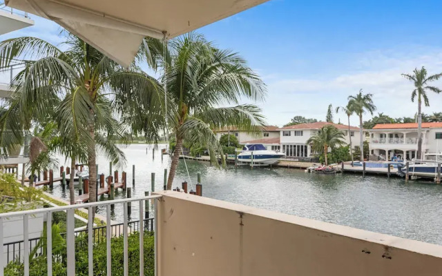 Bay Harbor Sunset Apt 2C