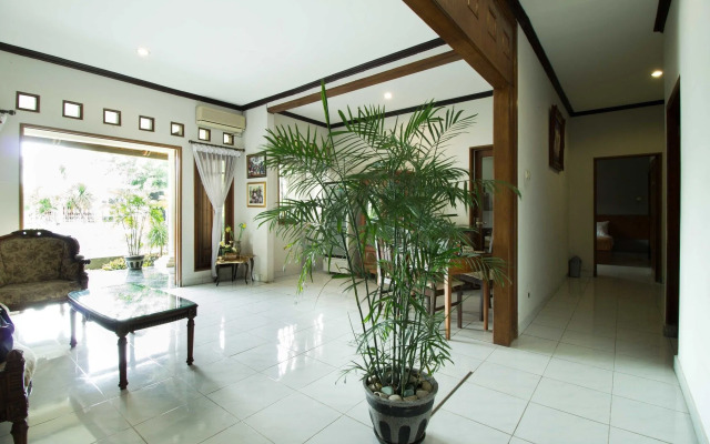 Santo Guest House by RedDoorz