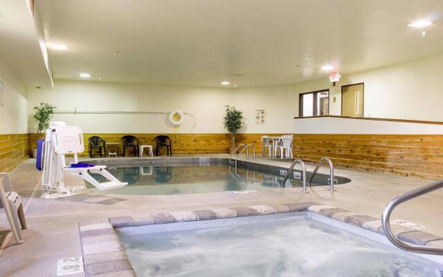 Quality Inn & Suites Watertown near Prairie Lakes Ice Arena