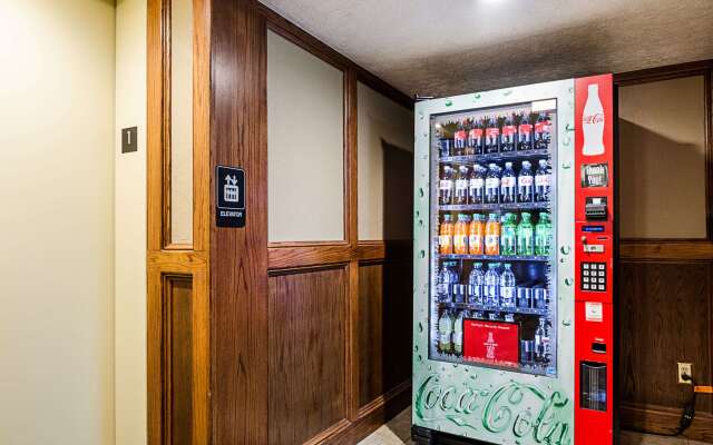 Clarion Inn Garden City