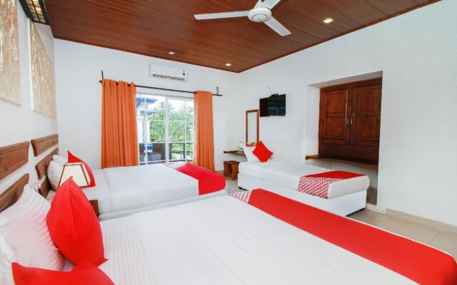 Dhanamuthu Hotel