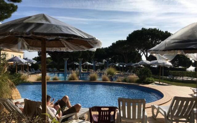 Excelente T1 Oura Beach Bicos Apartment Lucia