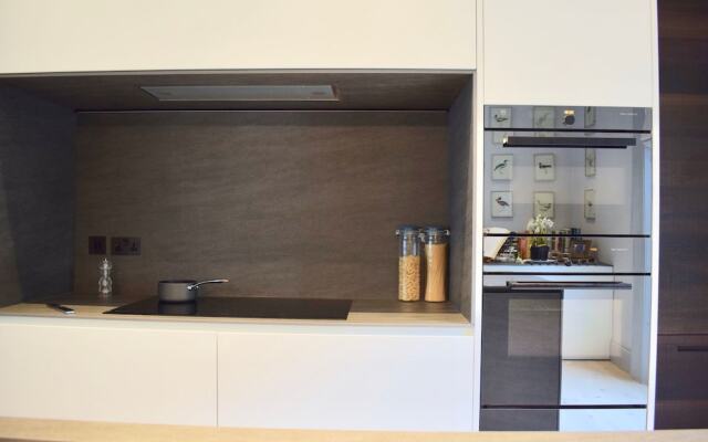 Bright Spacious 3 Bedroom Home in Chelsea