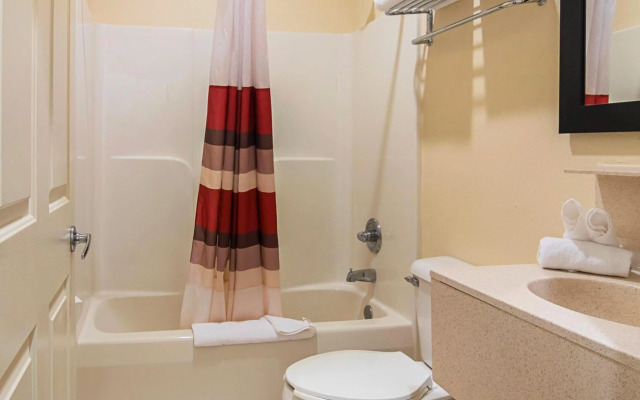 Red Roof Inn & Suites Lake Orion/ Auburn Hills