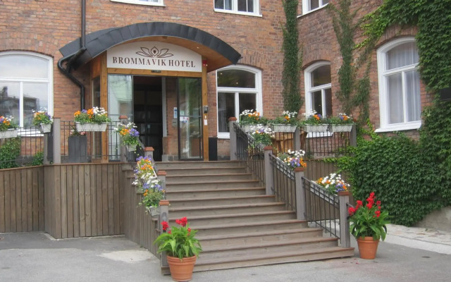 hotelImage