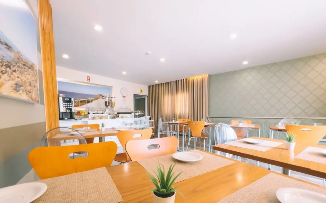 Laurus Hotel