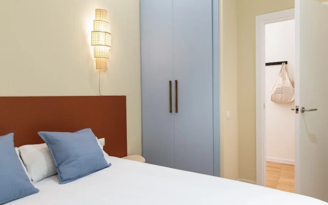 Señor Urgell Apartment By Olala Homes