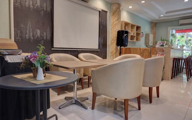 Super OYO Townhouse Oak Grand Orienchi