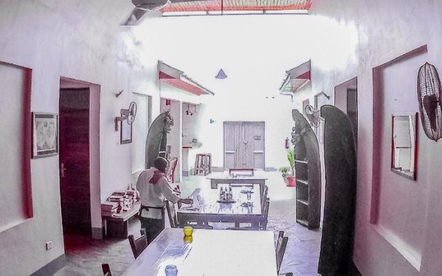 Triniti Airport Hotel