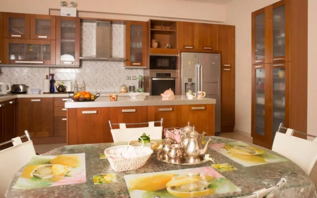 Modern Luxury Villa with Pool, just 5min to sea