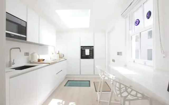 Newly Refurbished 1 Bedroom in Vibrant Notting Hill