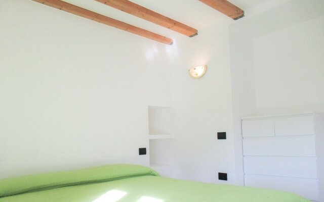 Tall Tree Apartment