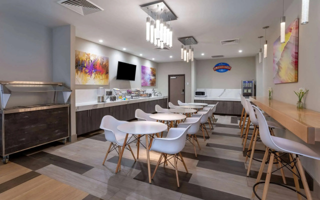 Baymont Inn & Suites by Wyndham Madison